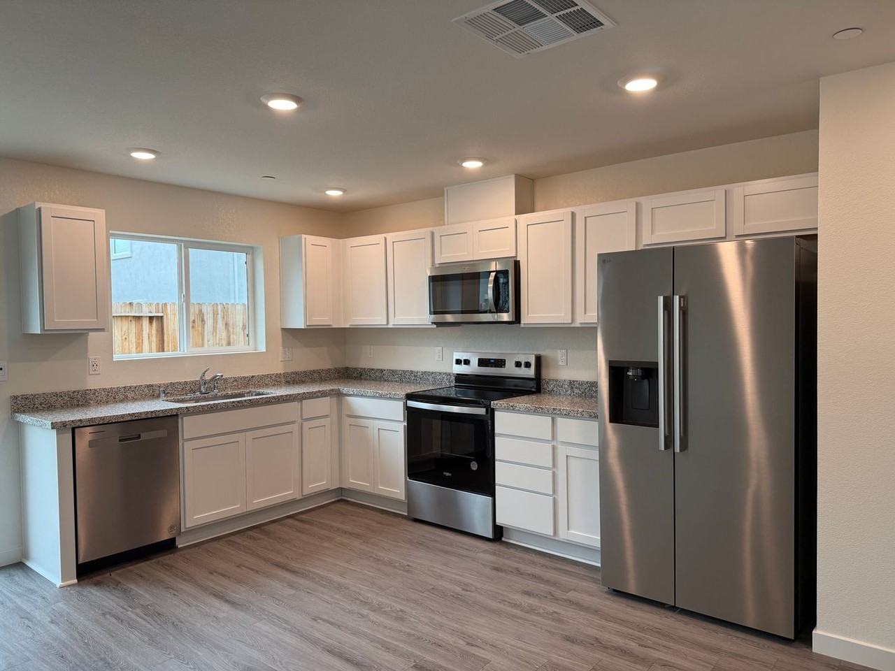 316 Hammock Pl - Photo 5 of 24