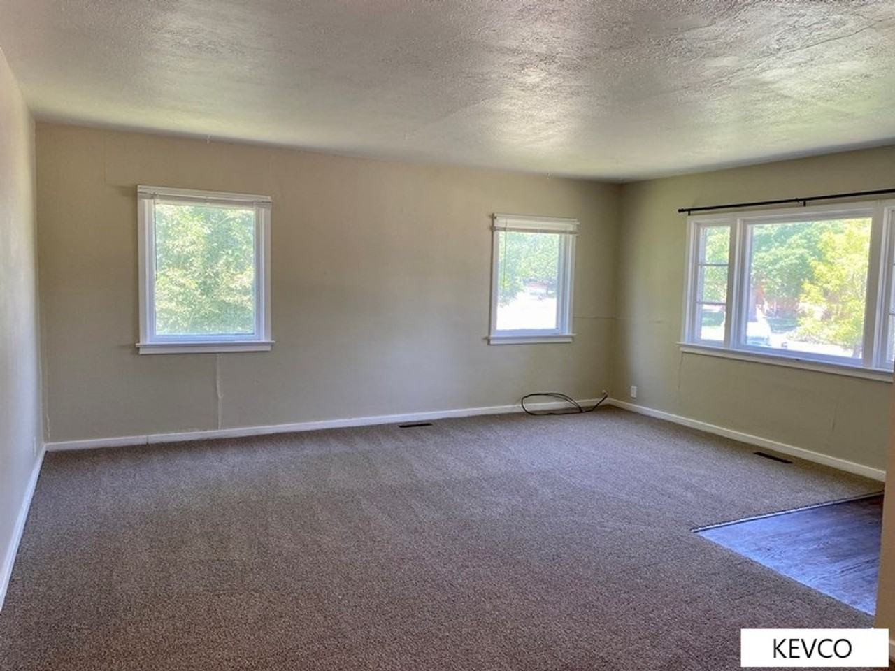 817 W Myrtle St - Photo 3 of 17