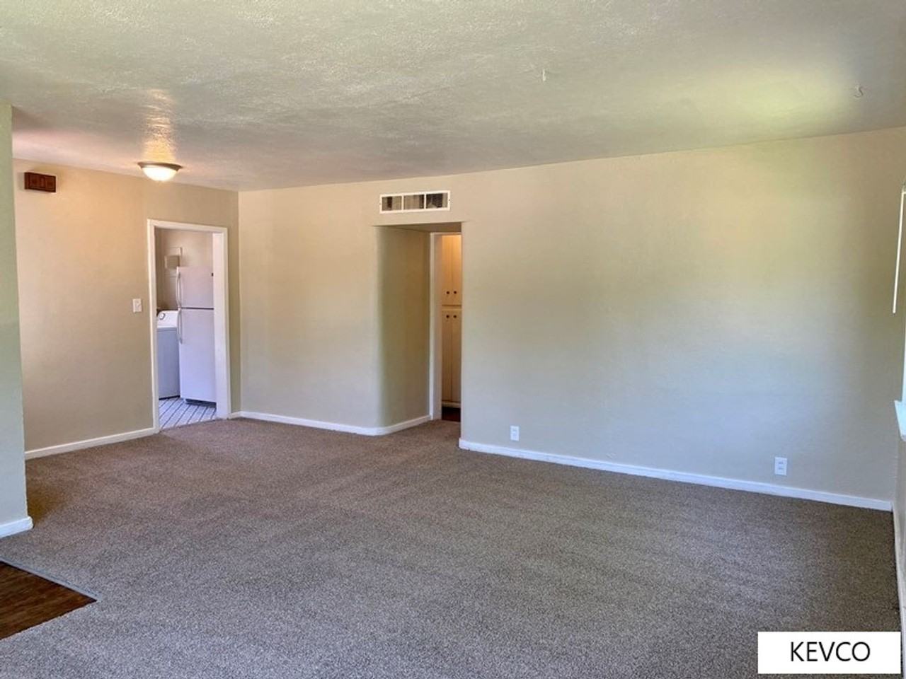 817 W Myrtle St - Photo 4 of 17