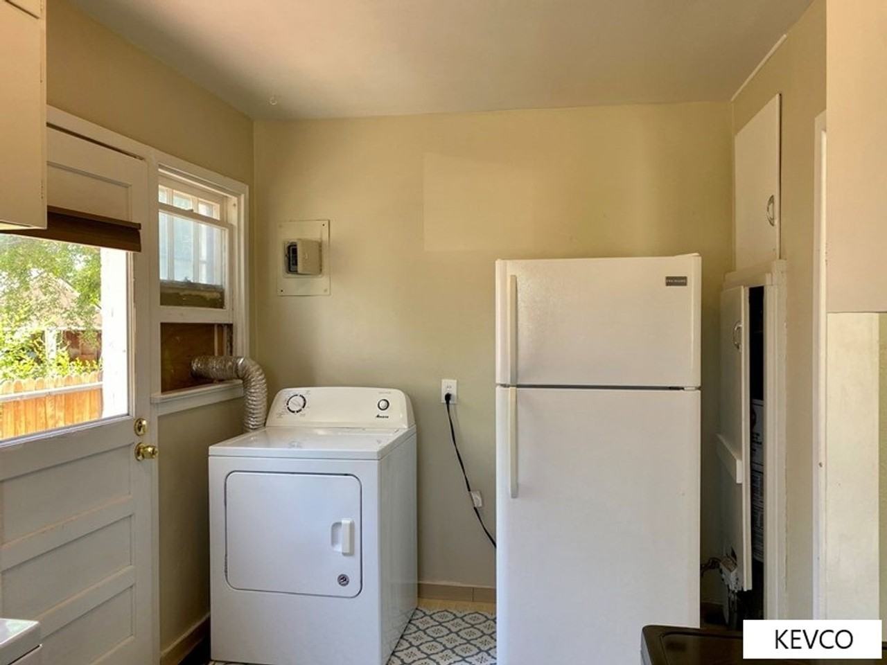 817 W Myrtle St - Photo 6 of 17