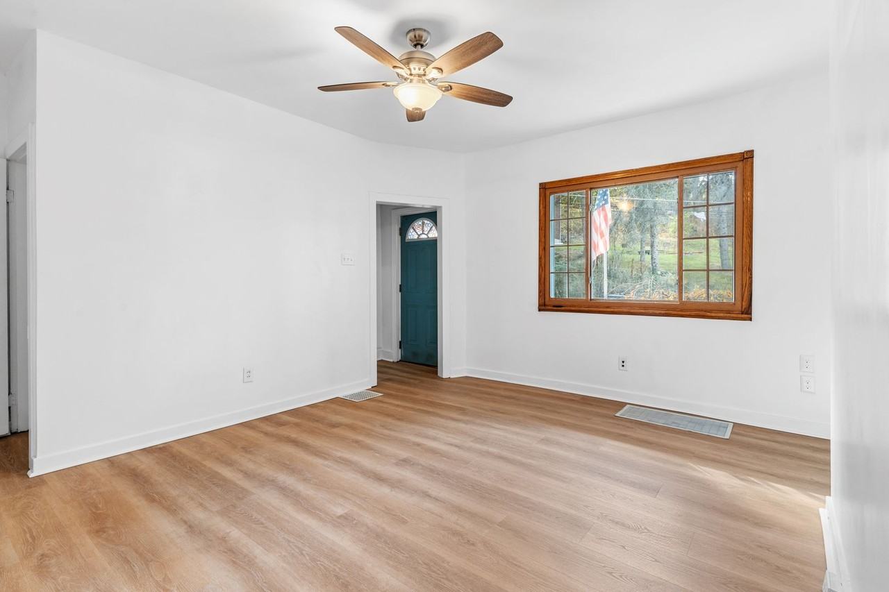 29 Bigelow St - Photo 4 of 33