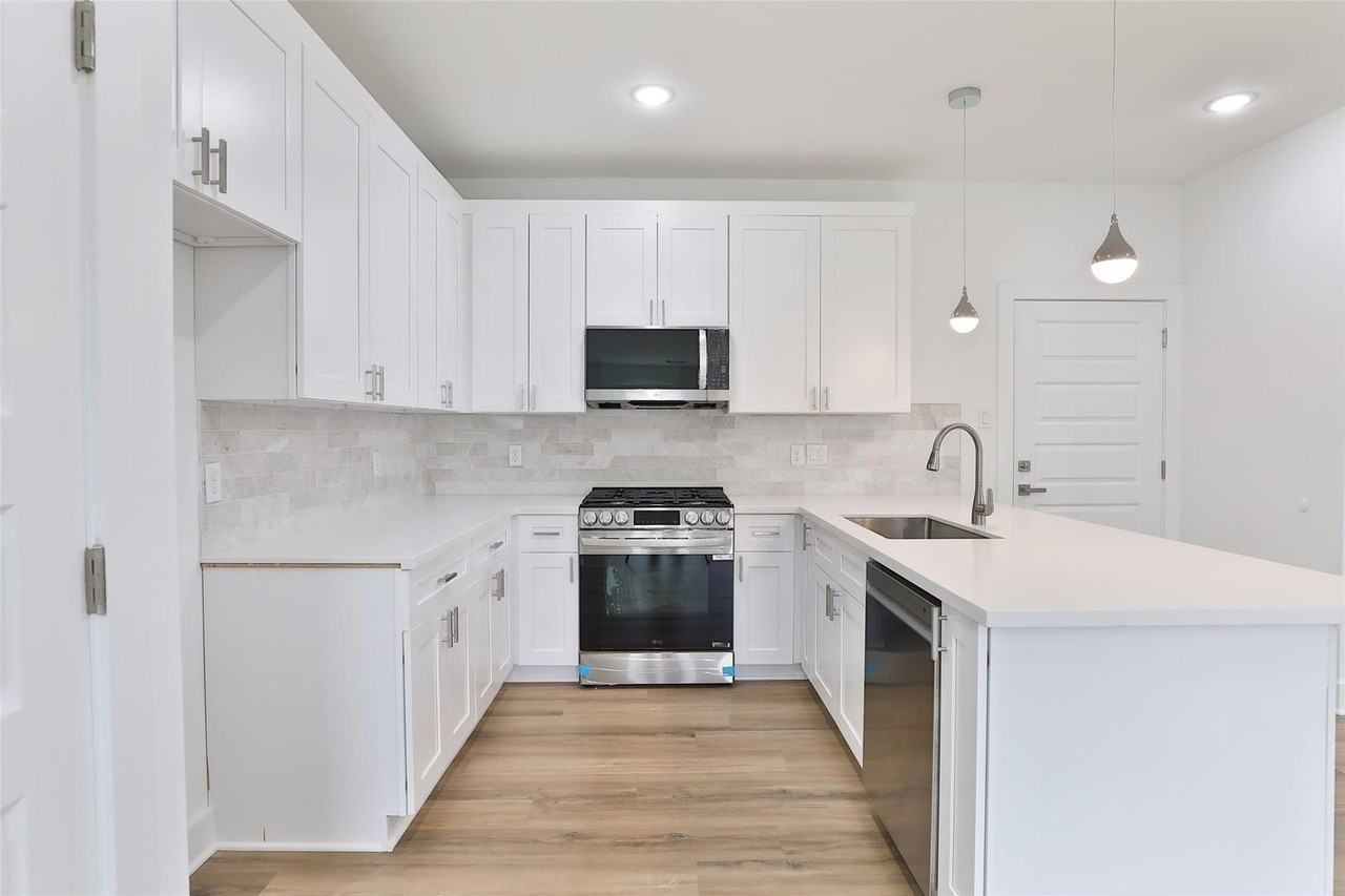 8220 Bonaire St - Photo 6 of 22