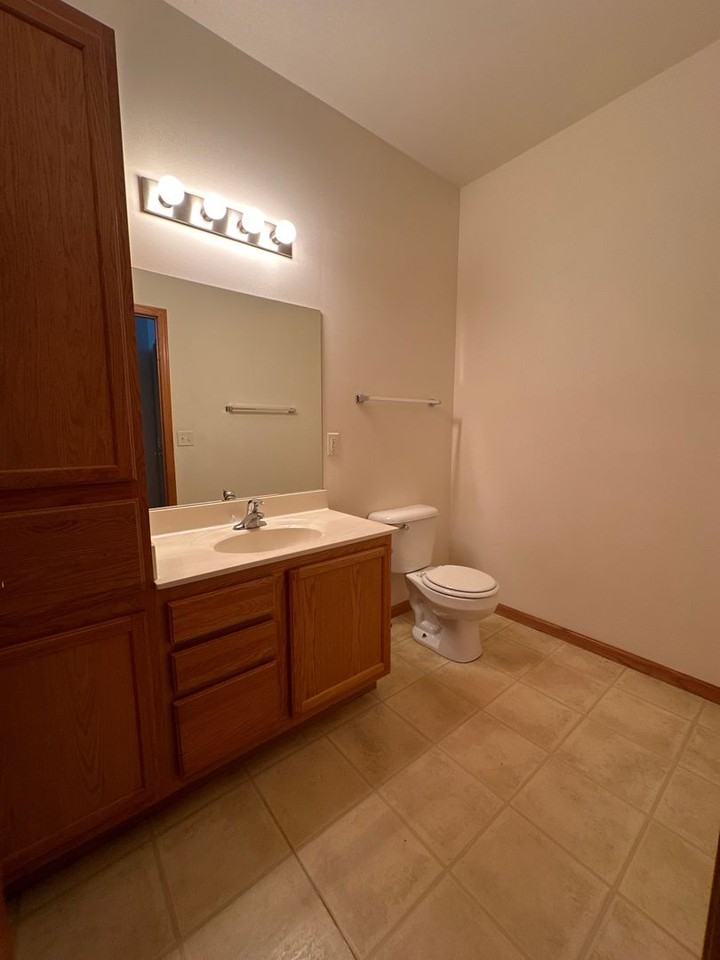 4221 Owl Creek Dr - Photo 7 of 19