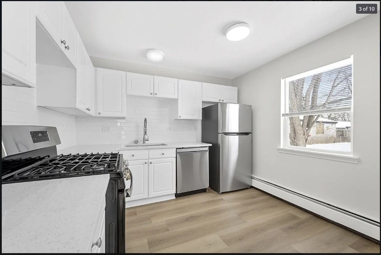 25184 Wiseman St - Photo 3 of 10