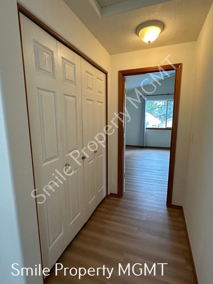 11633 Se Morrison St - Photo 7 of 17