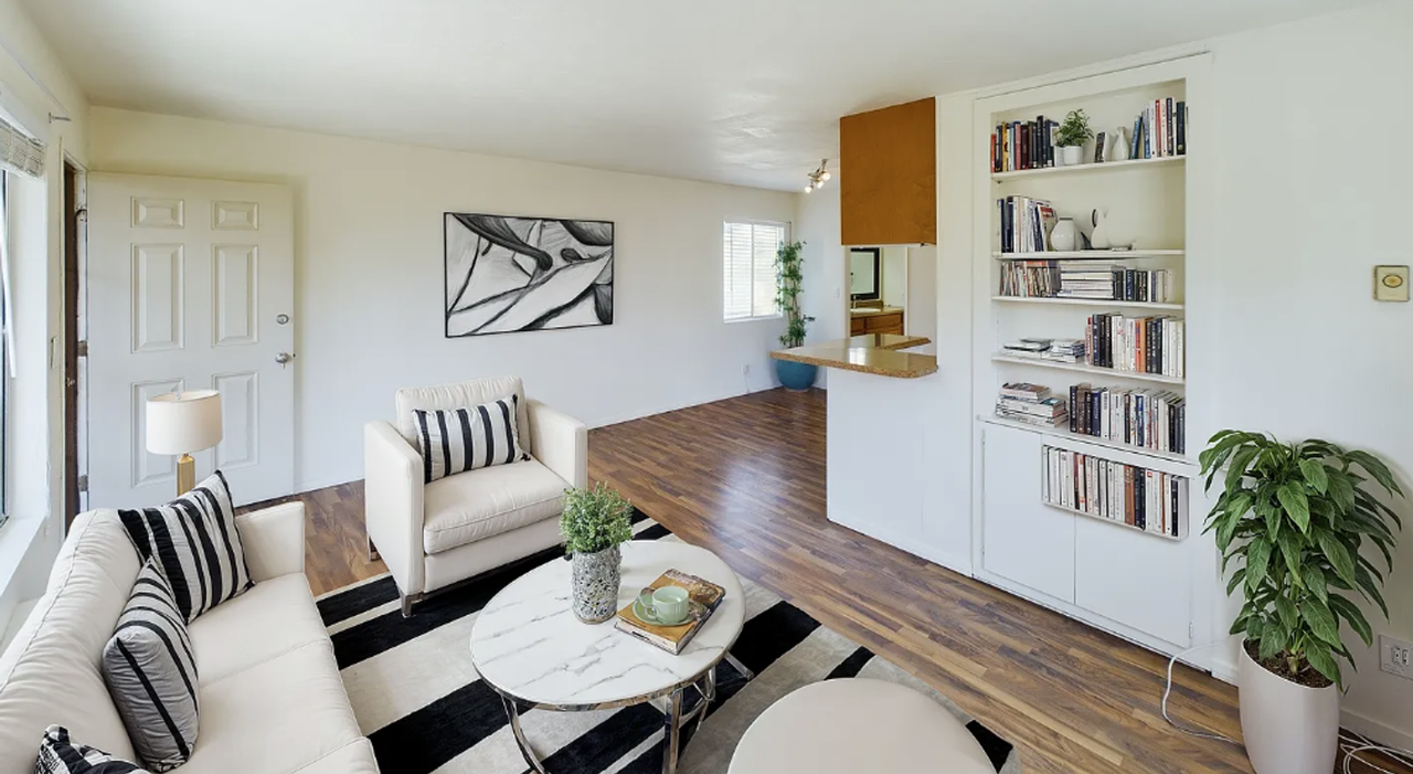 1 and 2 bedrooms in the heart of university heights! - Photo 2 of 8