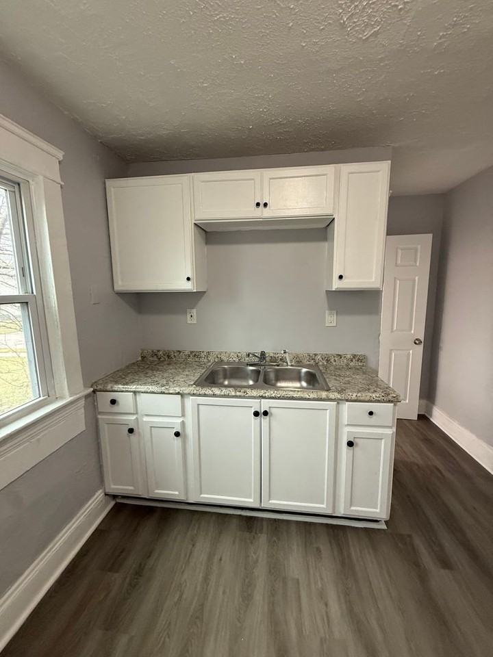 3375 E 145th St - Photo 3 of 9