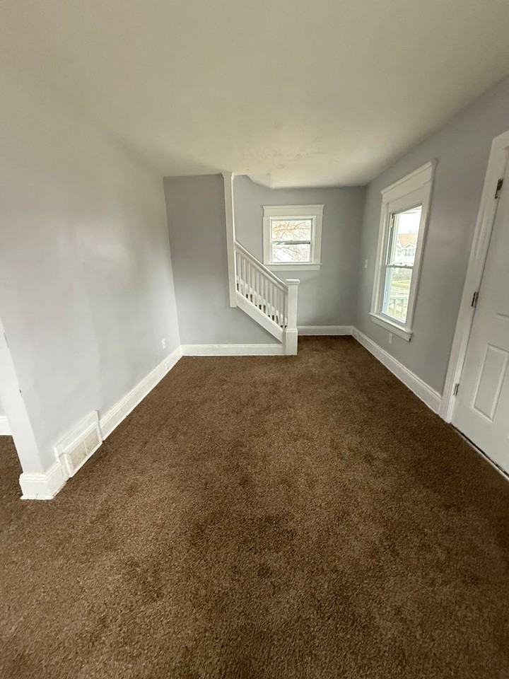 3375 E 145th St - Photo 5 of 9