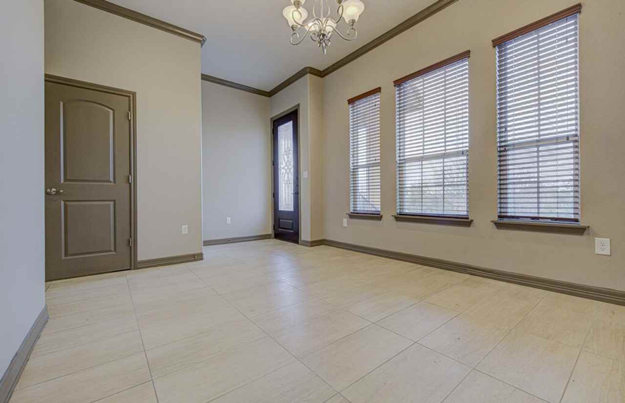 11825 Terraza Cir #47 - Photo 4 of 37