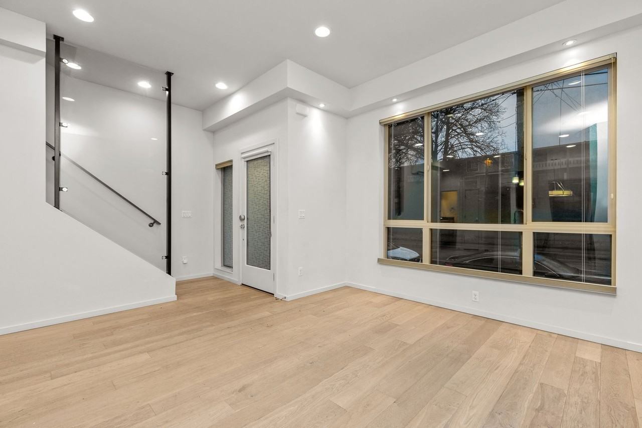 109 Martin Luther King Jr Way - Photo 4 of 25