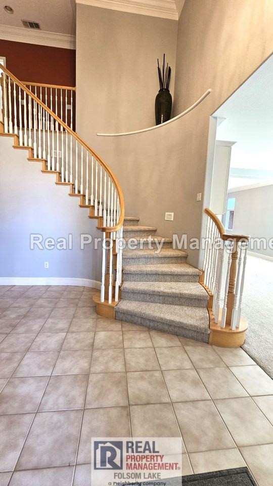 6826 Lincoln Ave - Photo 4 of 26