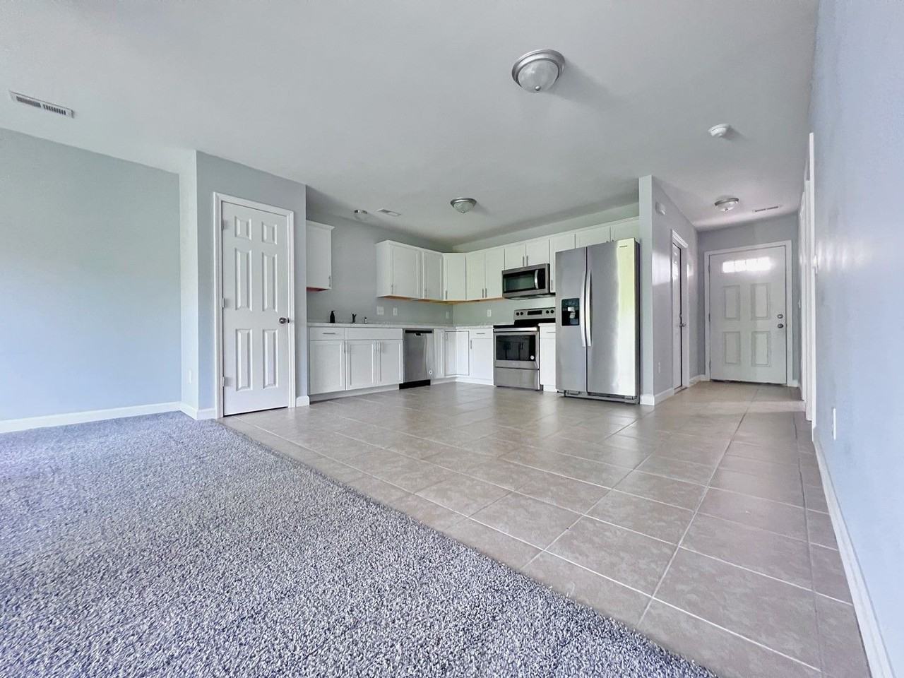 170 Pine Hollow Rd - Photo 3 of 12