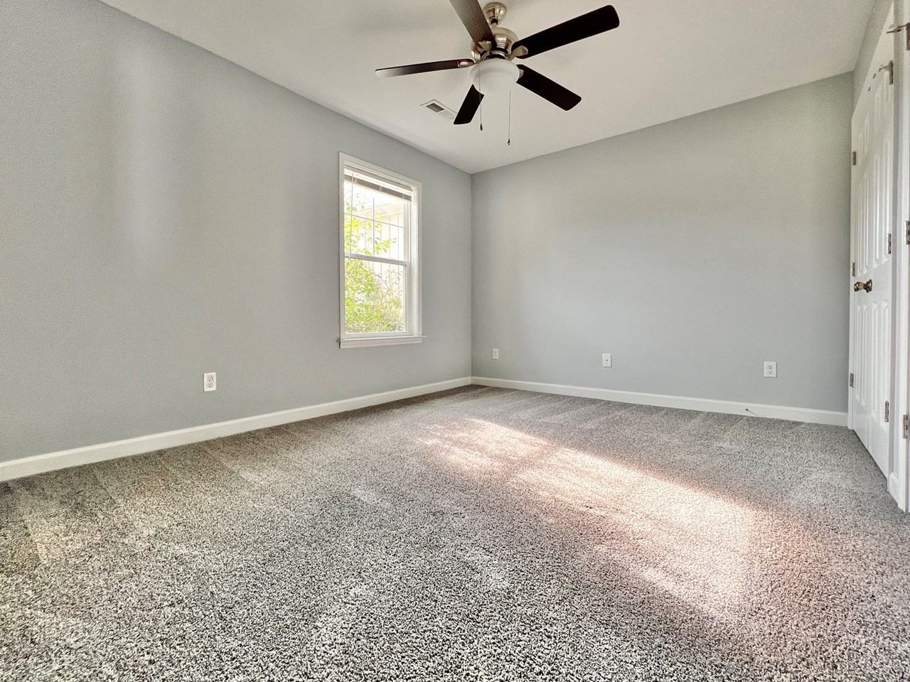 170 Pine Hollow Rd - Photo 6 of 12