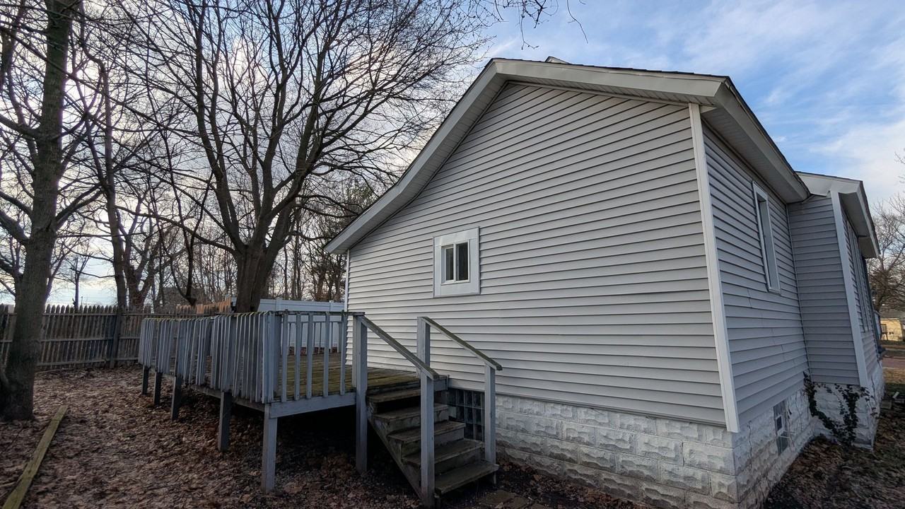 248 Arch St - Photo 4 of 35