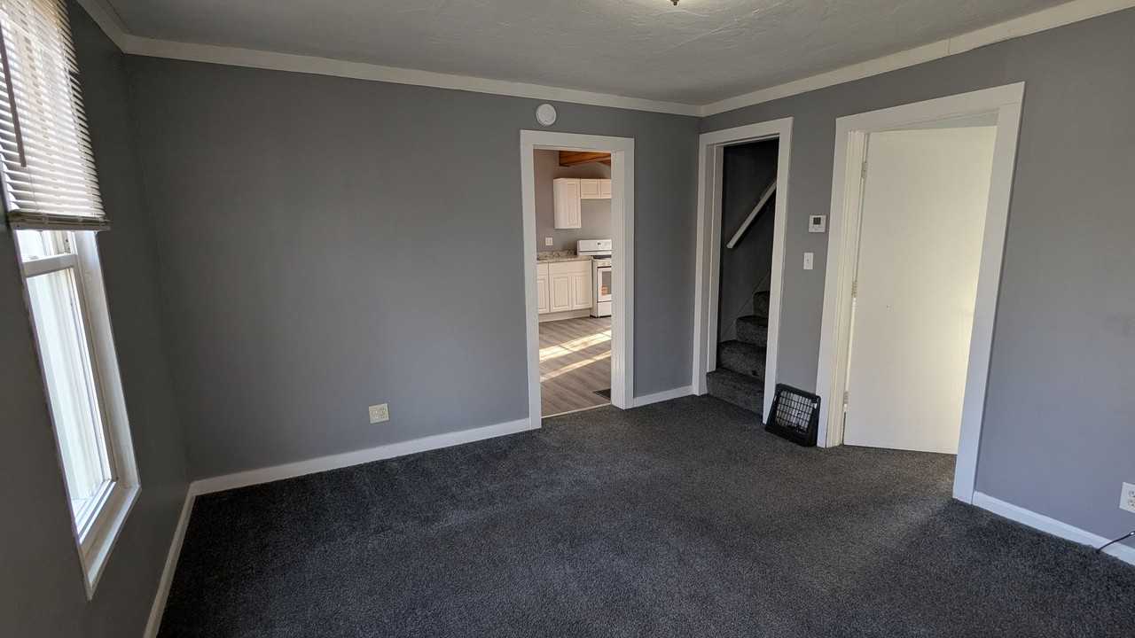 248 Arch St - Photo 5 of 35