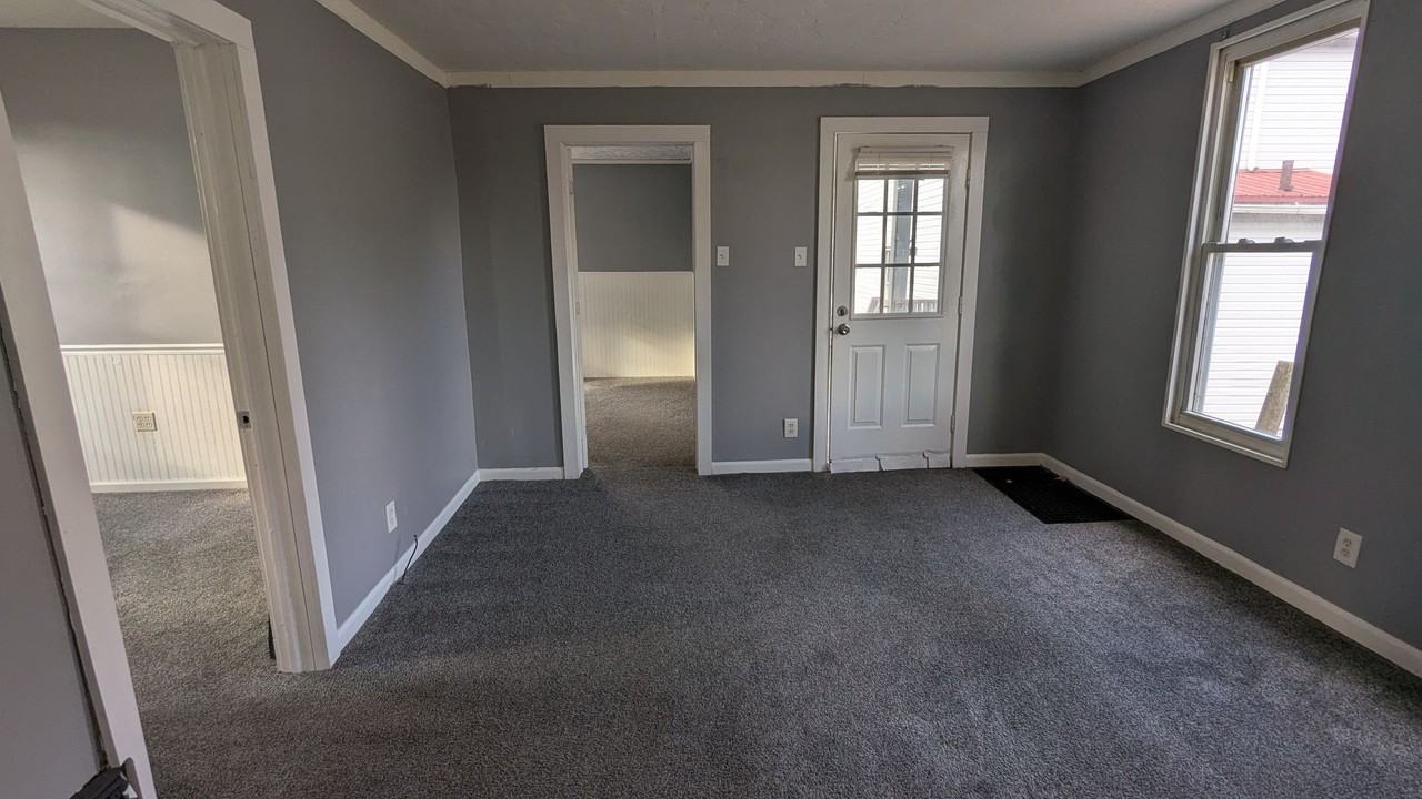 248 Arch St - Photo 7 of 35