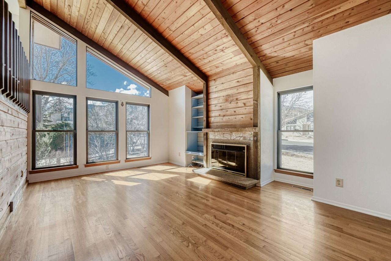 3320 Longwood Ave - Photo 2 of 38