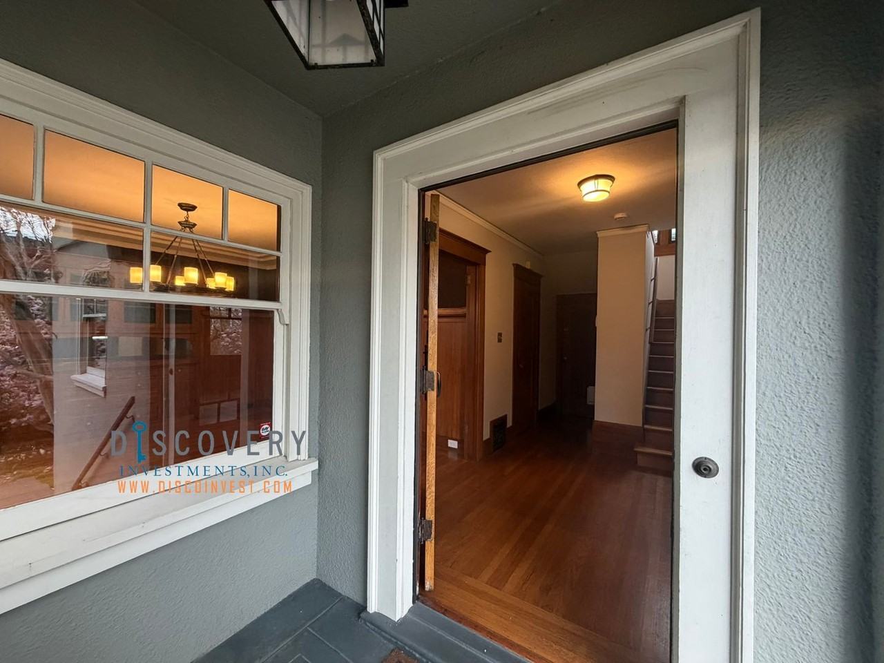 4133 Lakeshore Ave - Photo 4 of 50