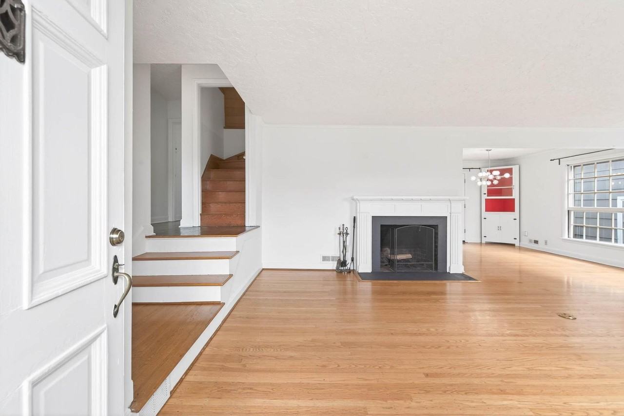 3416 Ne 32nd Pl - Photo 3 of 47