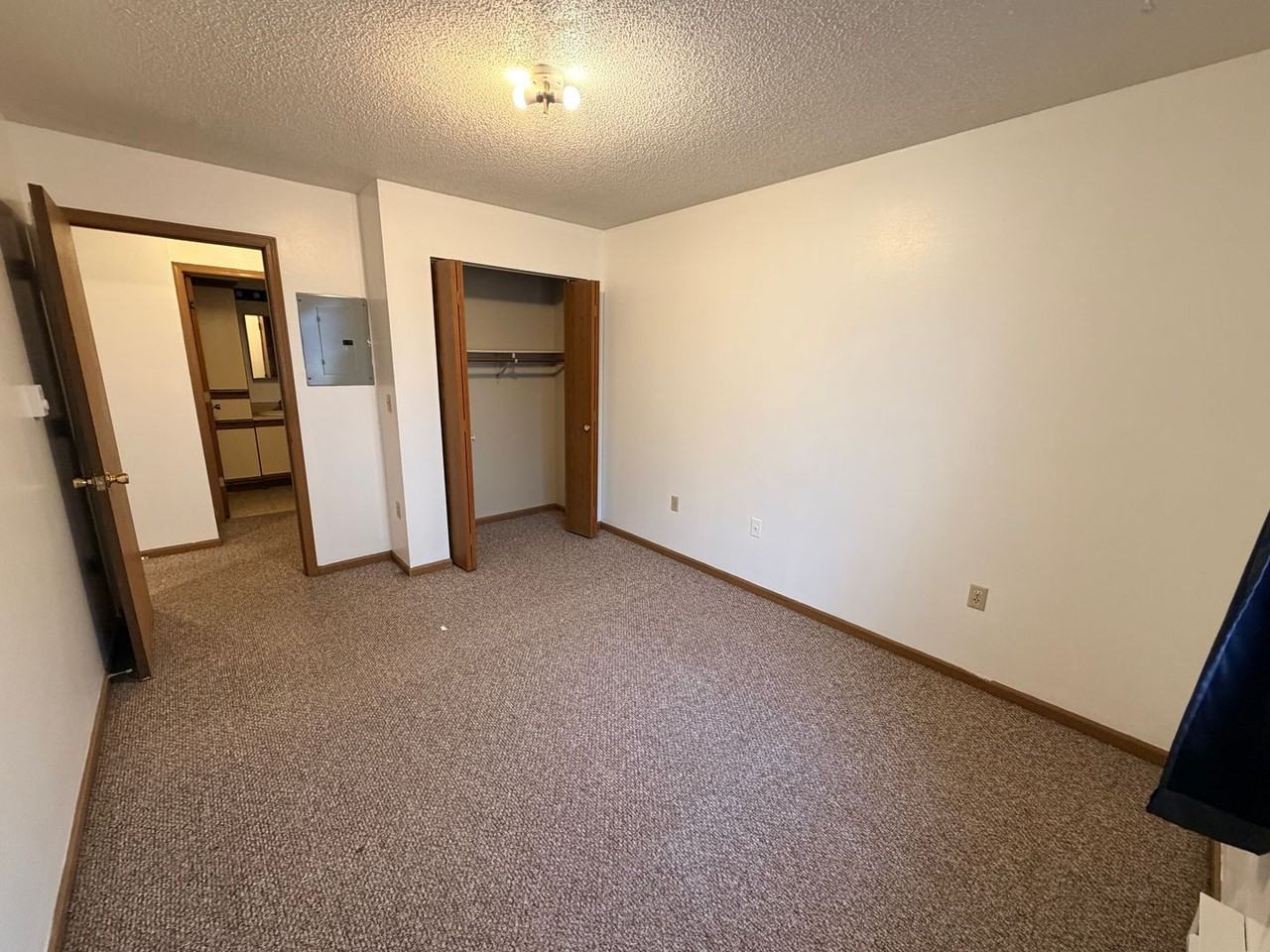 Holstein Property Group - Photo 5 of 14