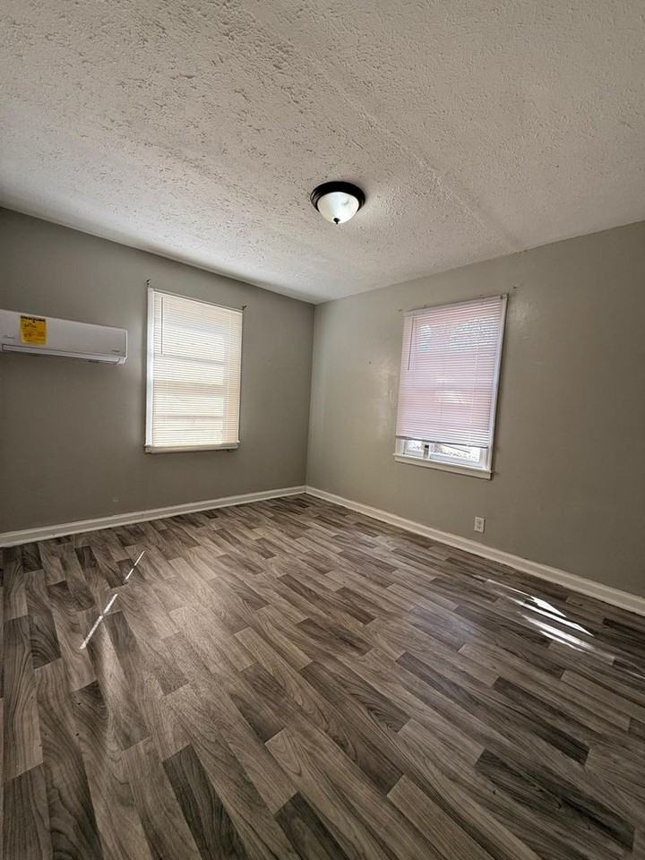 3114 Cotton St - Photo 3 of 10