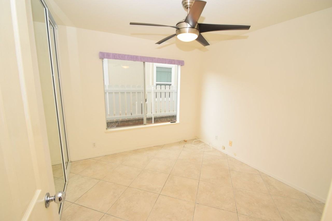 98-2009 Kaahumanu St #F - Photo 3 of 13