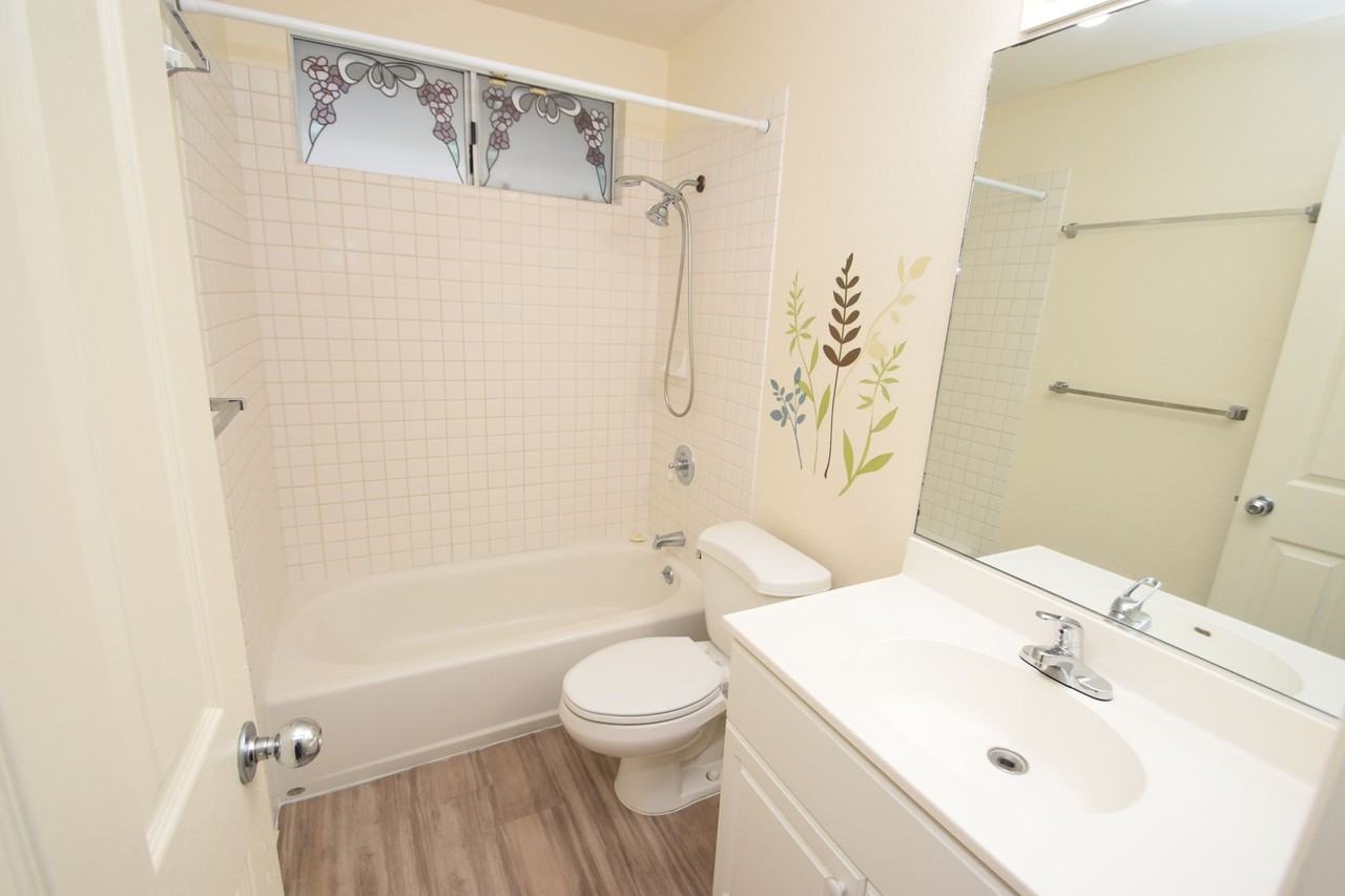 98-2009 Kaahumanu St #F - Photo 4 of 13