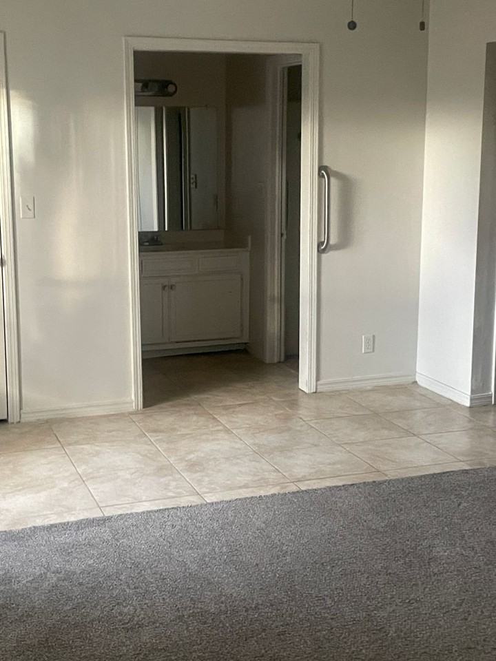 5130 S Delaware Pl #A - Photo 2 of 11