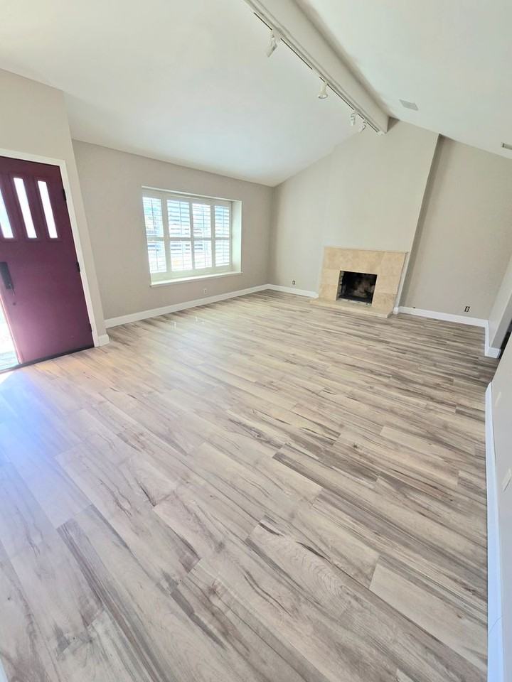 151 Larkhill St - Photo 5 of 26