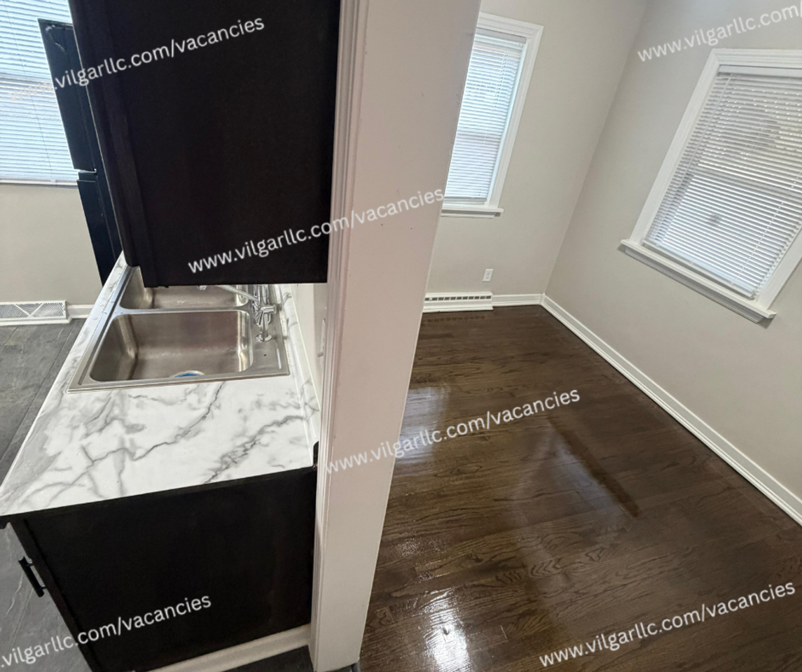 4295 Ohio St - Photo 6 of 21