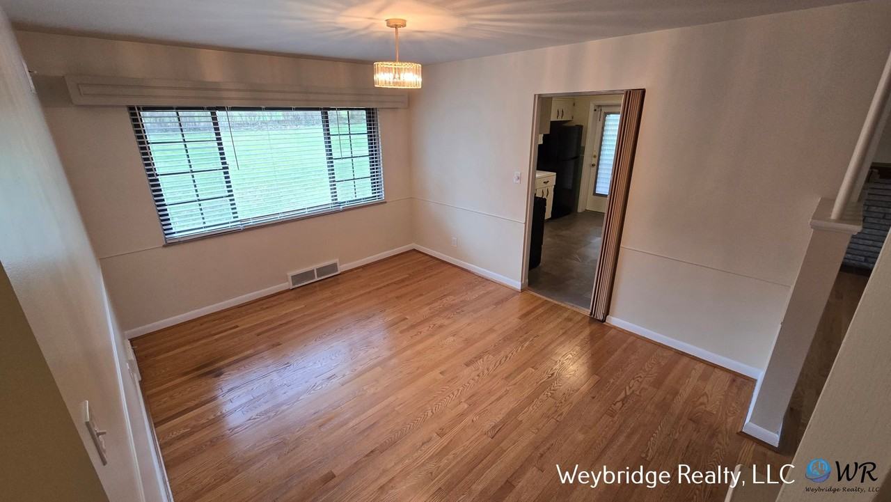 5710 Kirby Ave - Photo 7 of 23