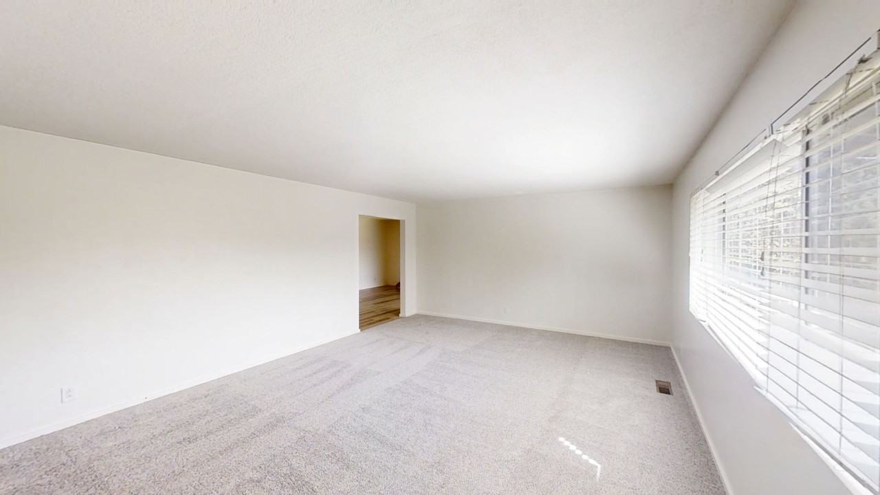 35573 Persimmon St - Photo 6 of 13