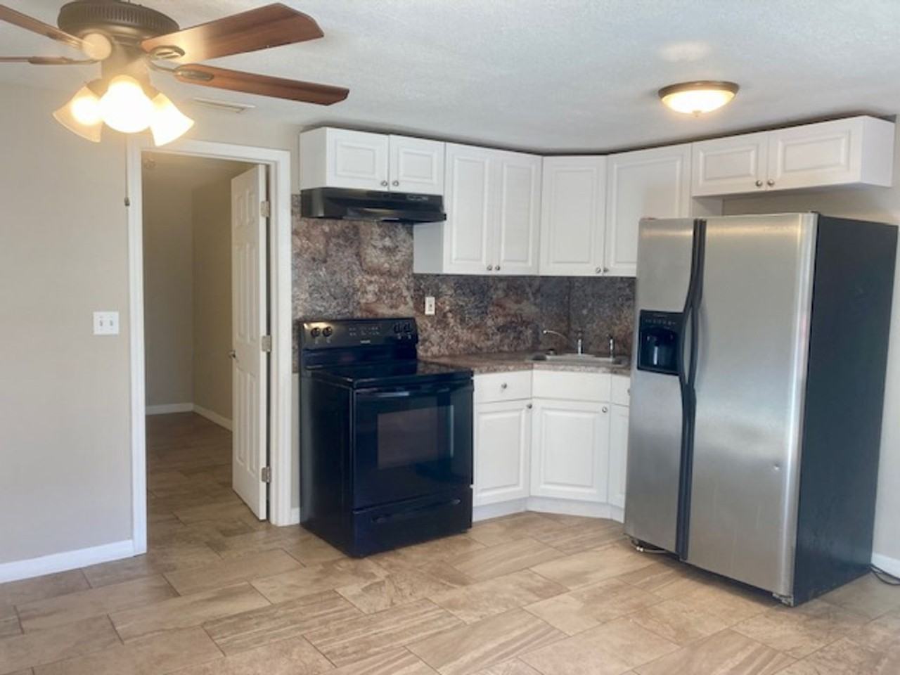 509 Ne 11th St #B - Photo 2 of 10