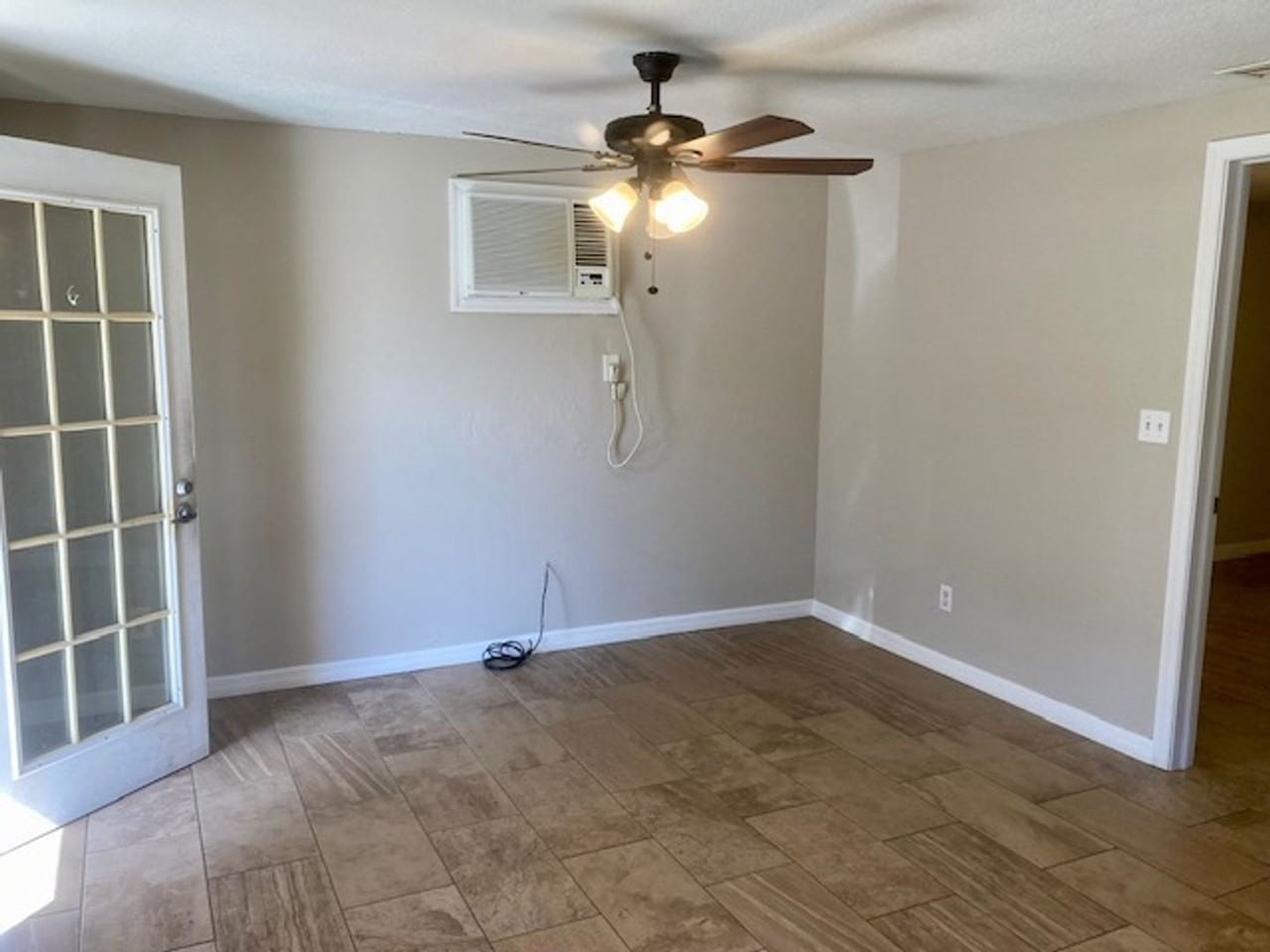 509 Ne 11th St #B - Photo 3 of 10