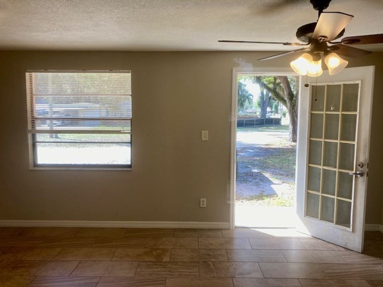 509 Ne 11th St #B - Photo 4 of 10