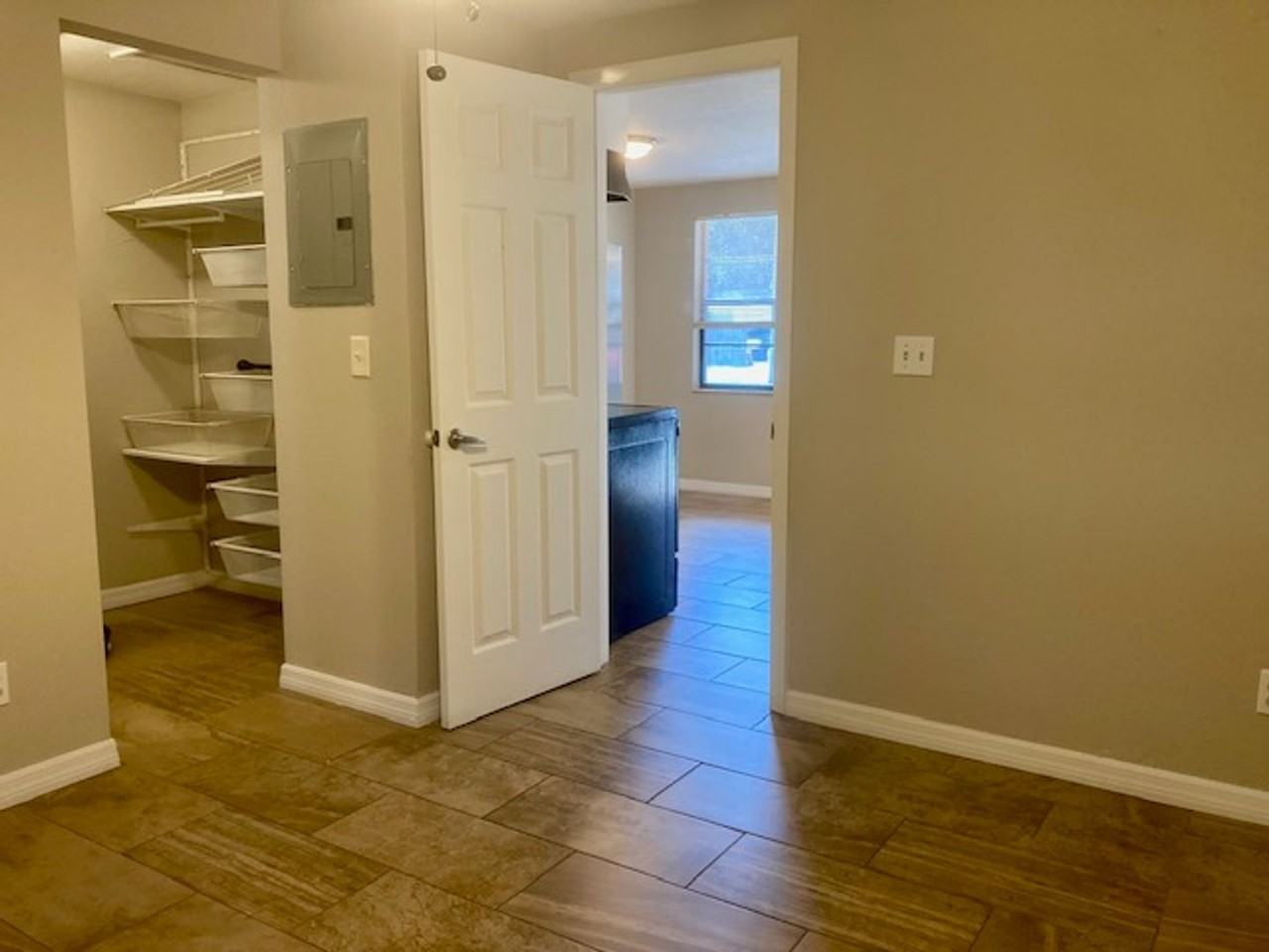 509 Ne 11th St #B - Photo 5 of 10