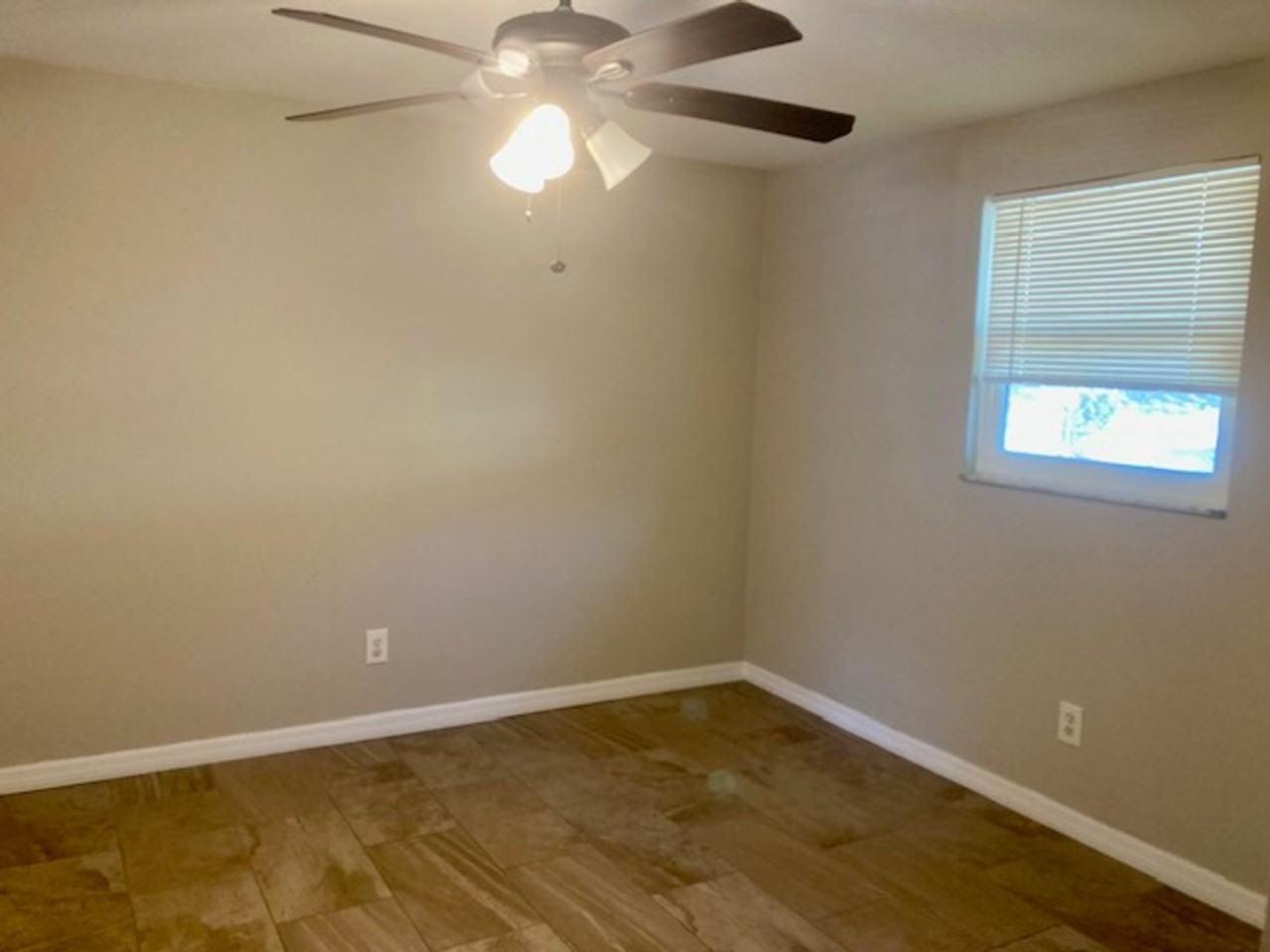 509 Ne 11th St #B - Photo 6 of 10