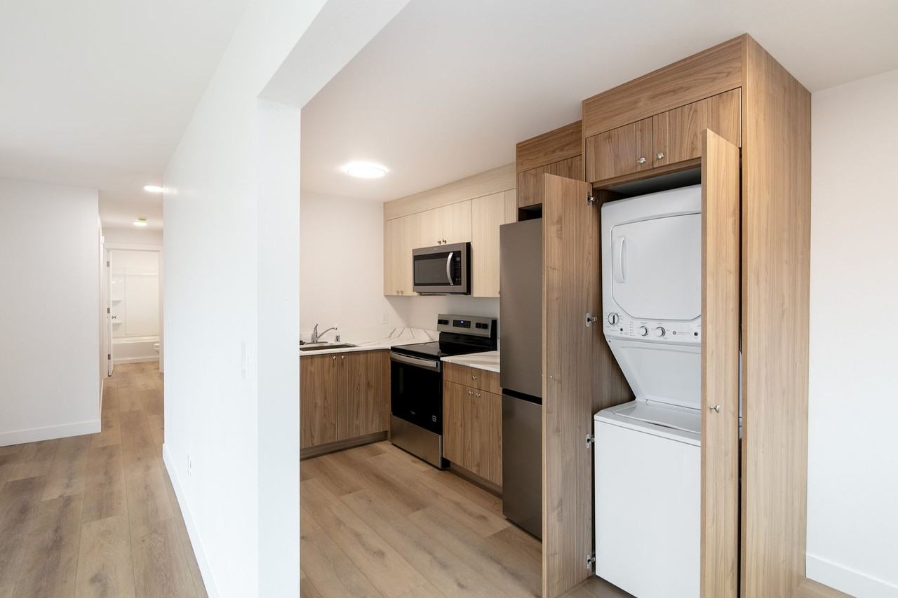 1101 Queen Anne Ave N - Photo 3 of 16