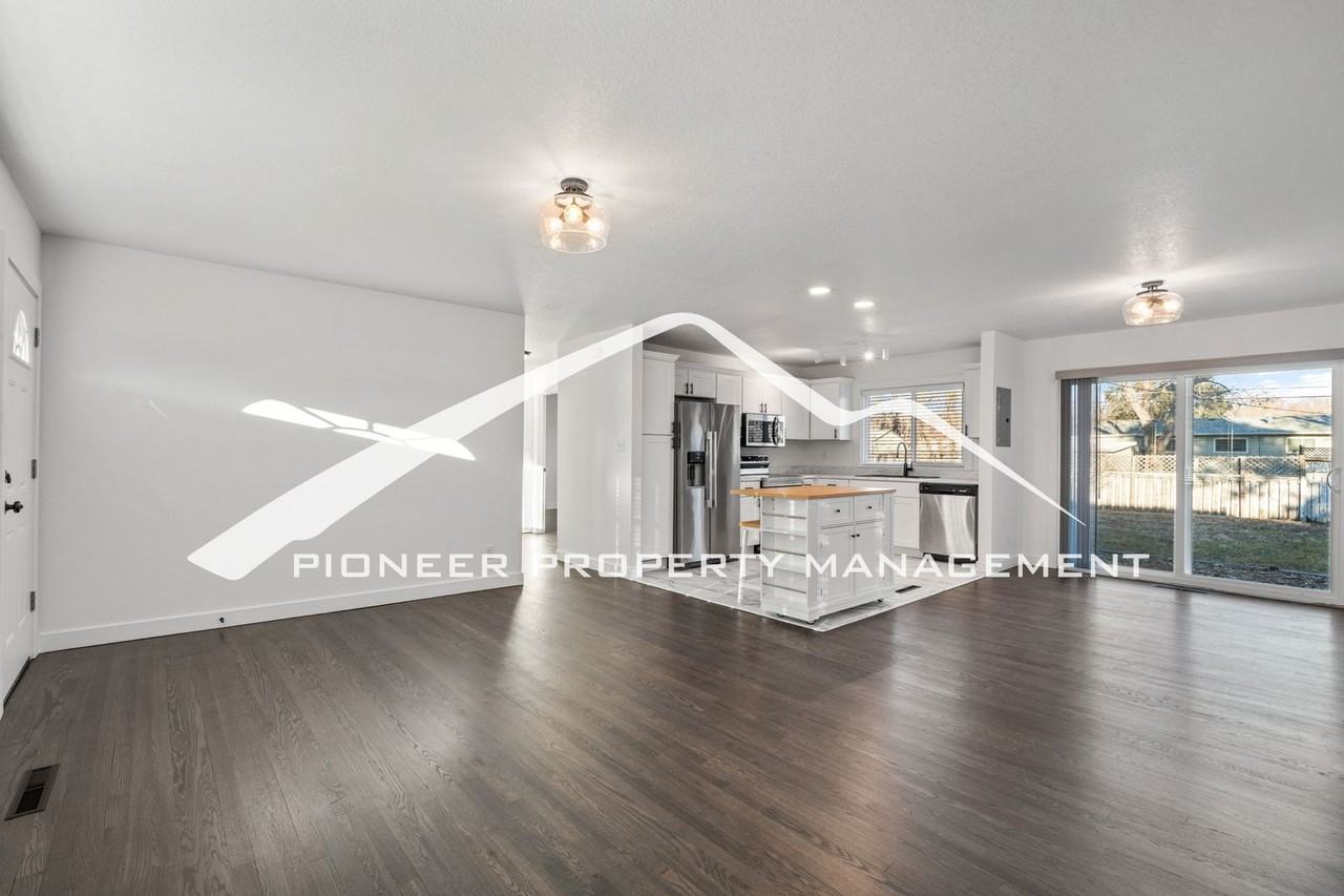 1727 Querida Dr - Photo 4 of 25