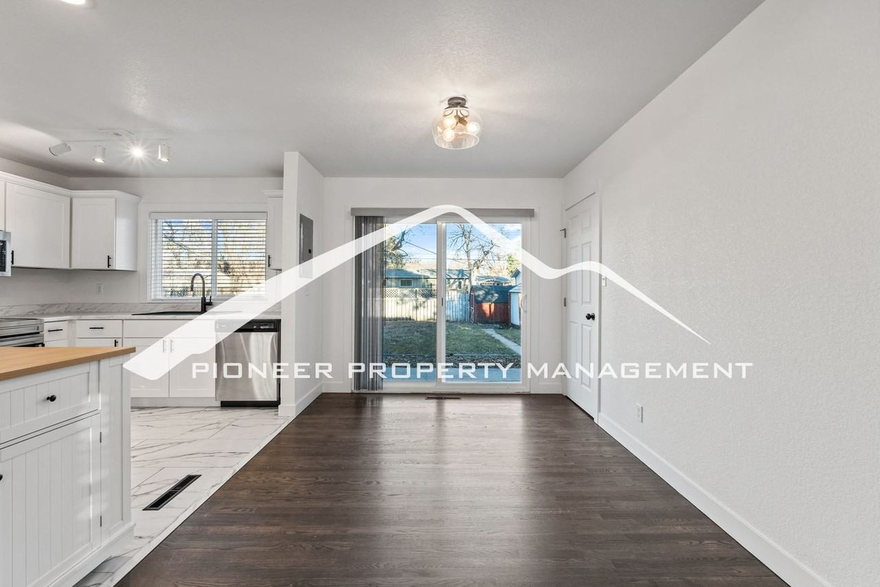 1727 Querida Dr - Photo 5 of 25