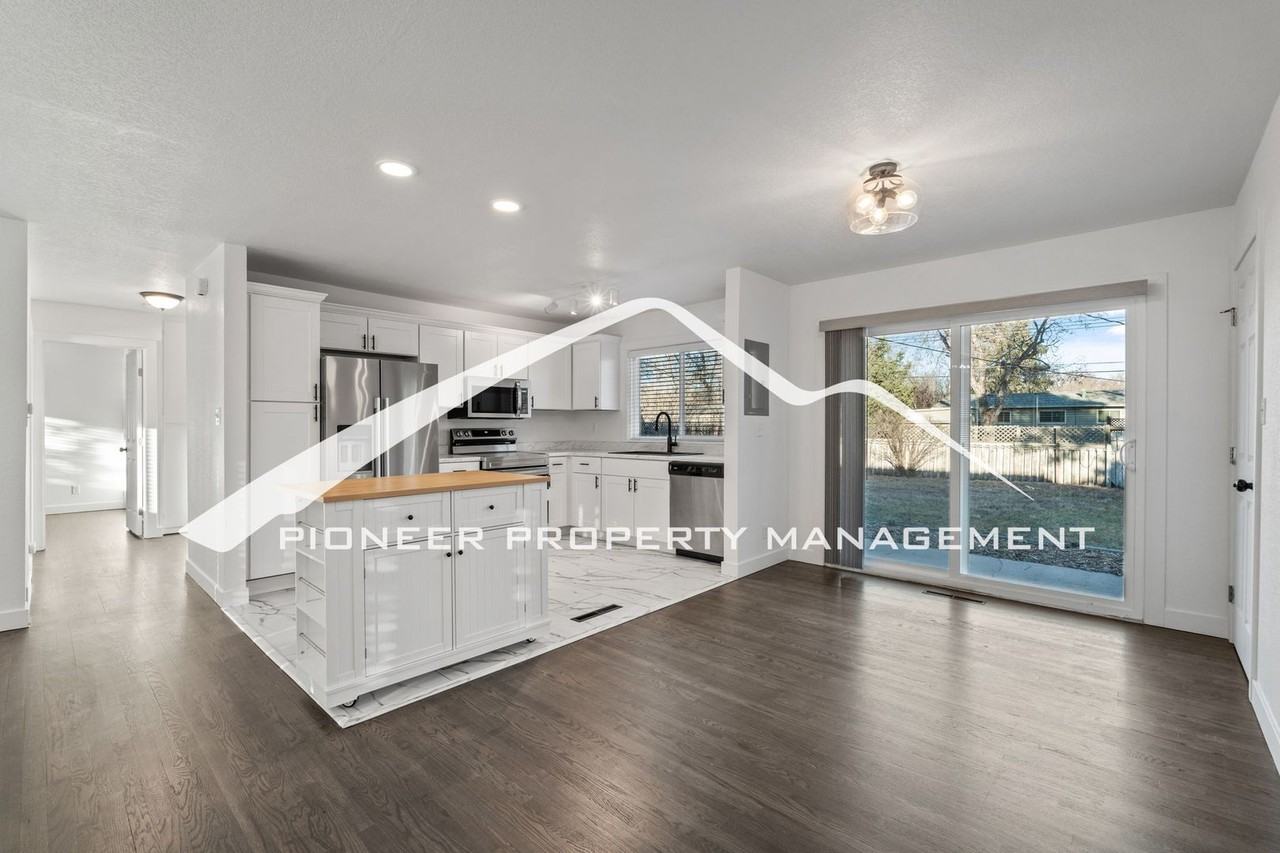 1727 Querida Dr - Photo 6 of 25