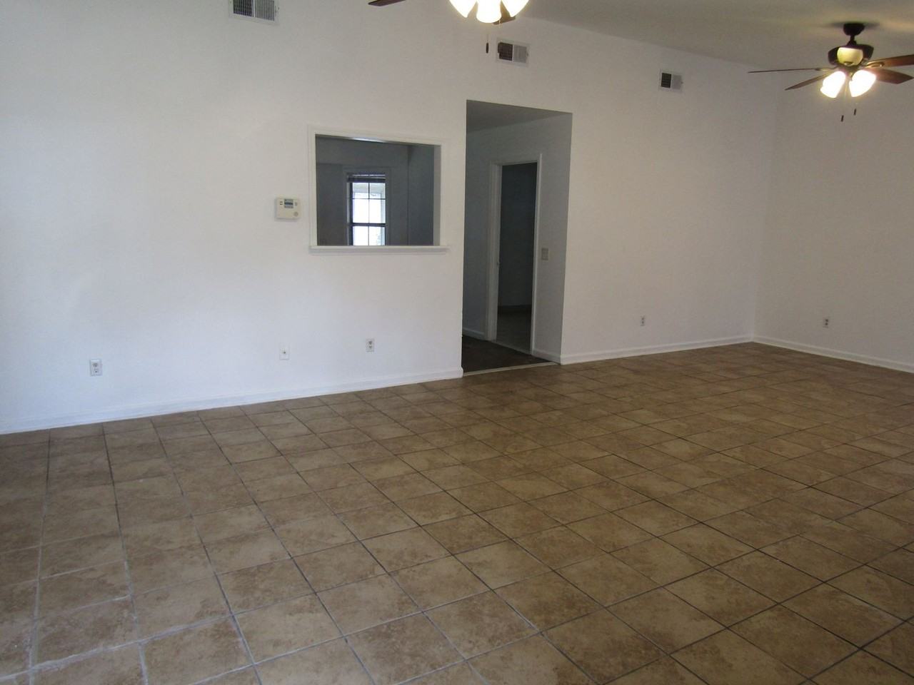 1087 Desert Shield St - Photo 4 of 26