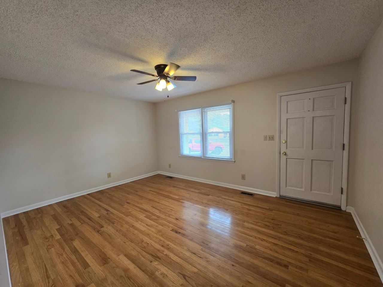 2604 Geneva Ct - Photo 5 of 14