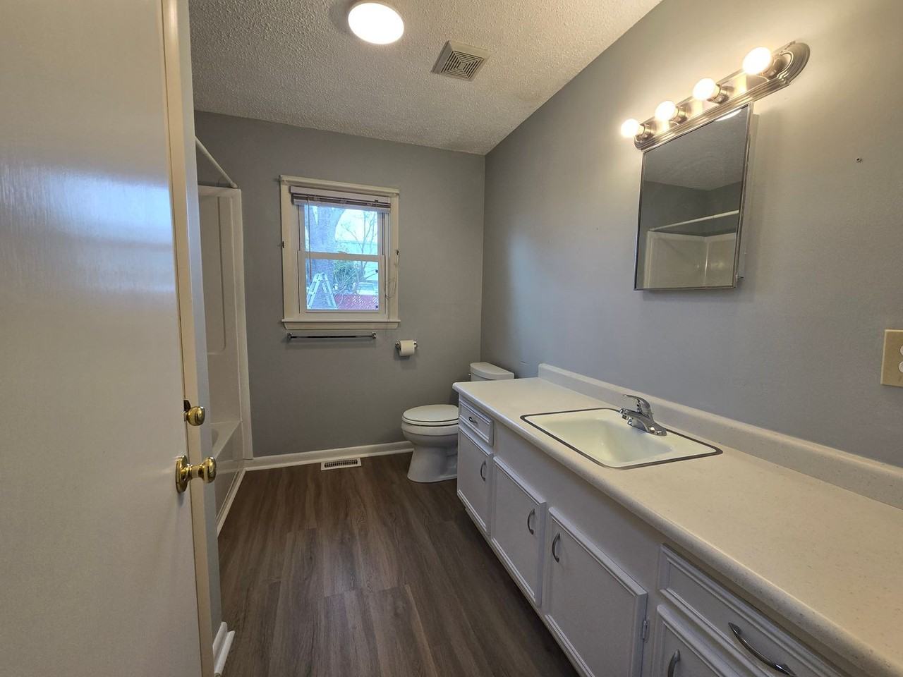 2604 Geneva Ct - Photo 7 of 14