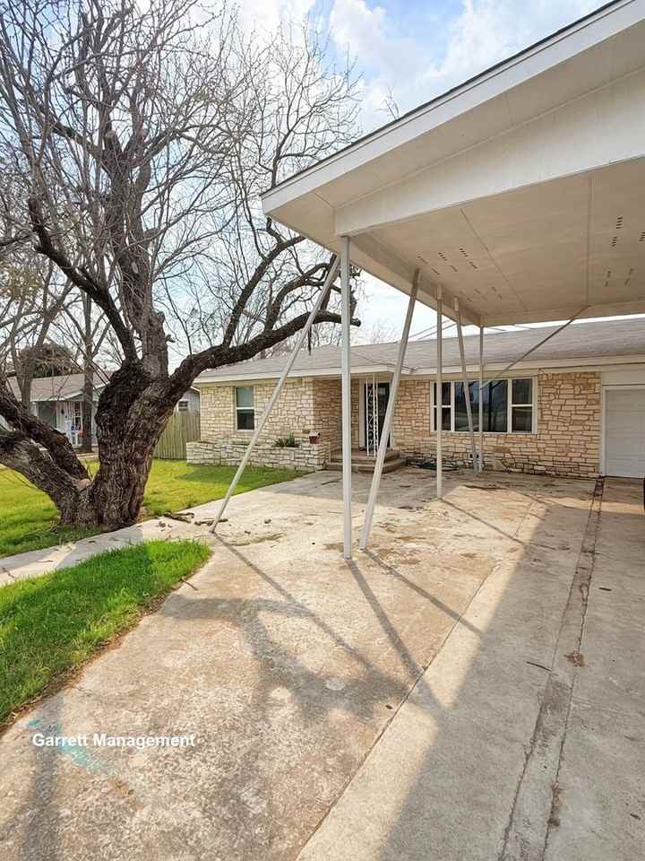 1114 Nix Rd - Photo 2 of 18