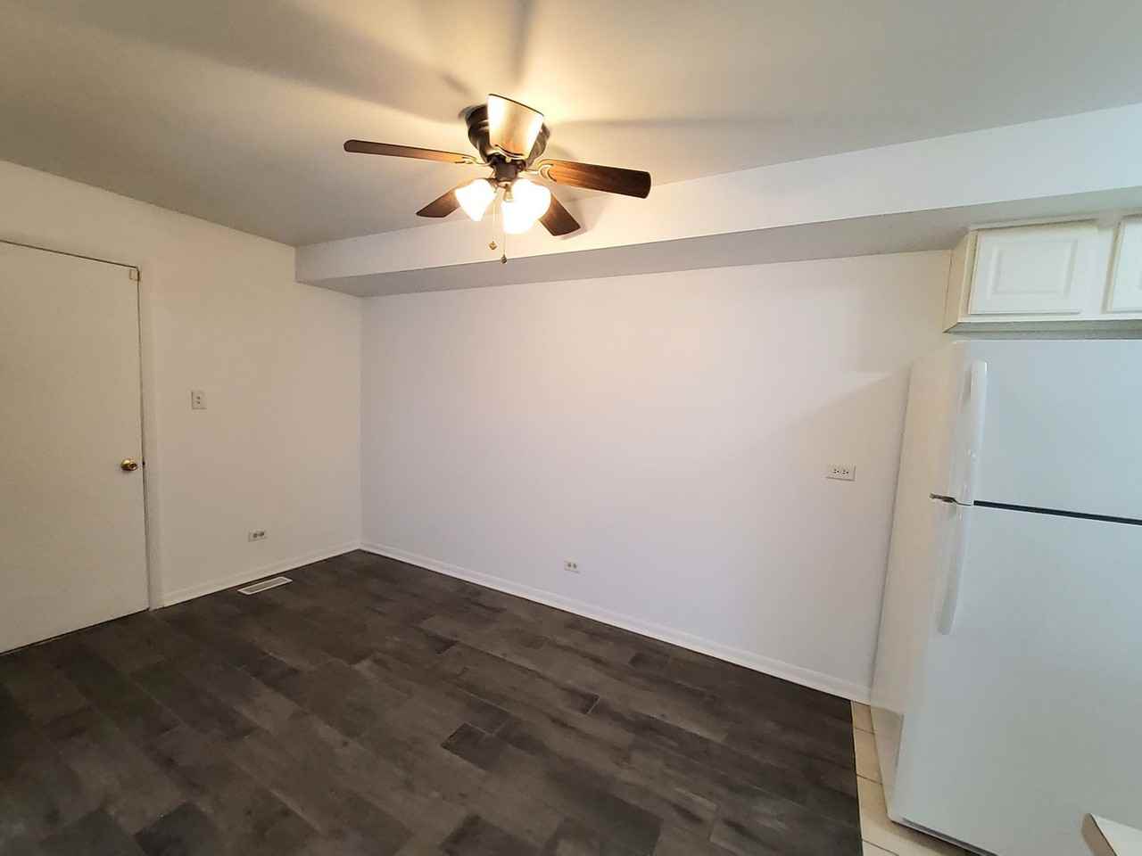 7926 163rd Pl - Photo 5 of 9