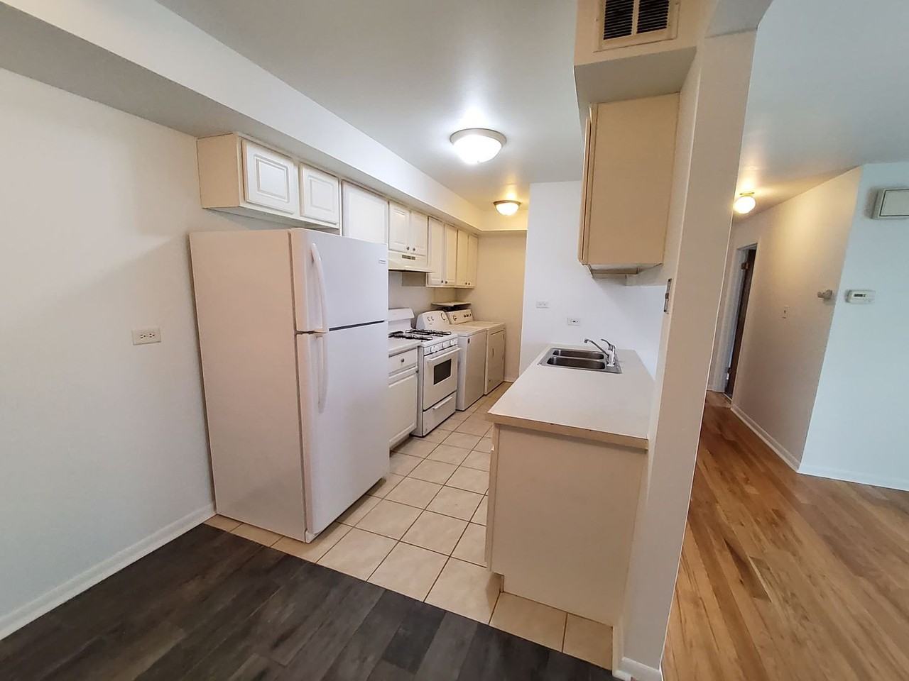 7926 163rd Pl - Photo 6 of 9