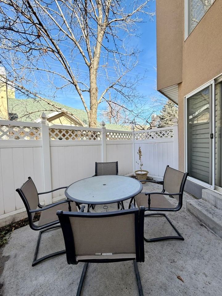 1140 E Parkway Ave Apt C2 - Photo 3 of 50