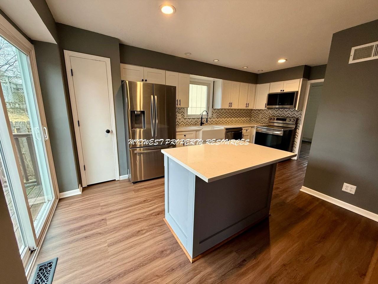 13008 W 101st St - Photo 4 of 27