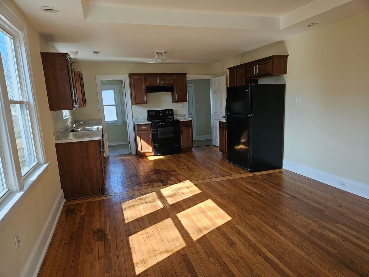 2216 Bailey Dr - Photo 2 of 12